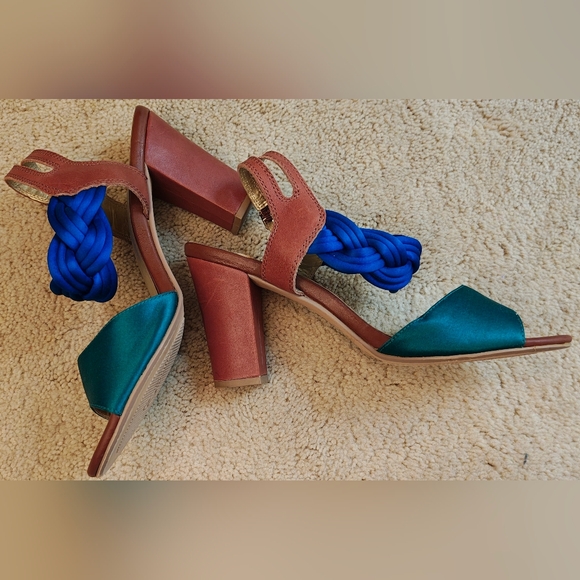 Seychelles Snapdragon Braided Satin, Double Buckle Block Heel Sandals. - Picture 2 of 16
